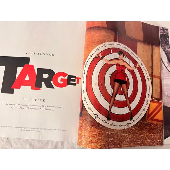 Harper's Bazaar Magazine  - March 2016 - Drew Barrymore Cover - Picture 12 of 13